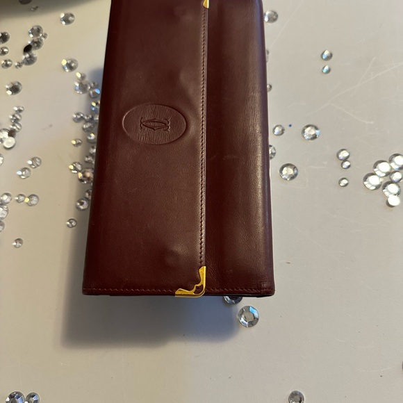 Cartier long wallet in great condition. Great red color with snap lock. - Picture 2 of 6
